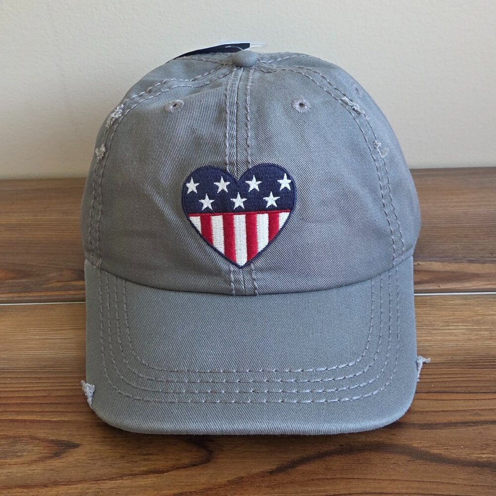 Life is Good Sun washed Chill Americana Heart Flag Chill Cap/Hat - Picture 2 of 8